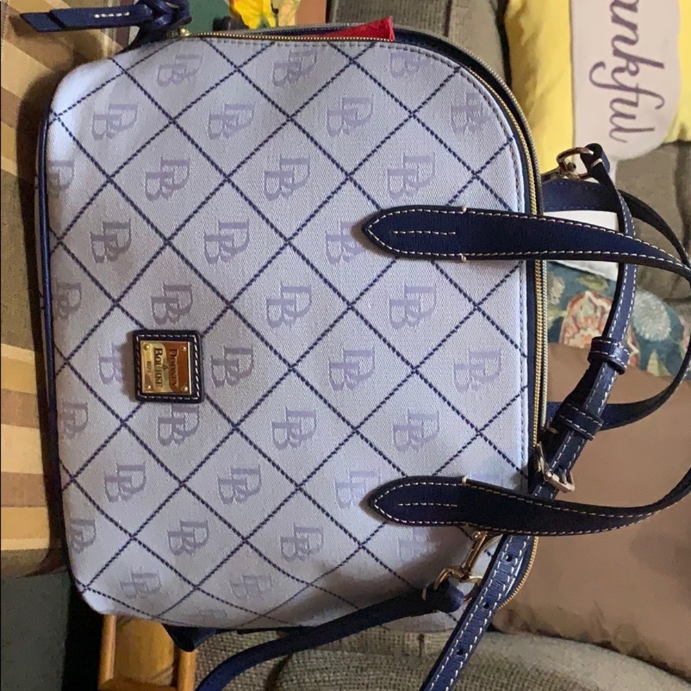 Dooney & Bourke handbag never used